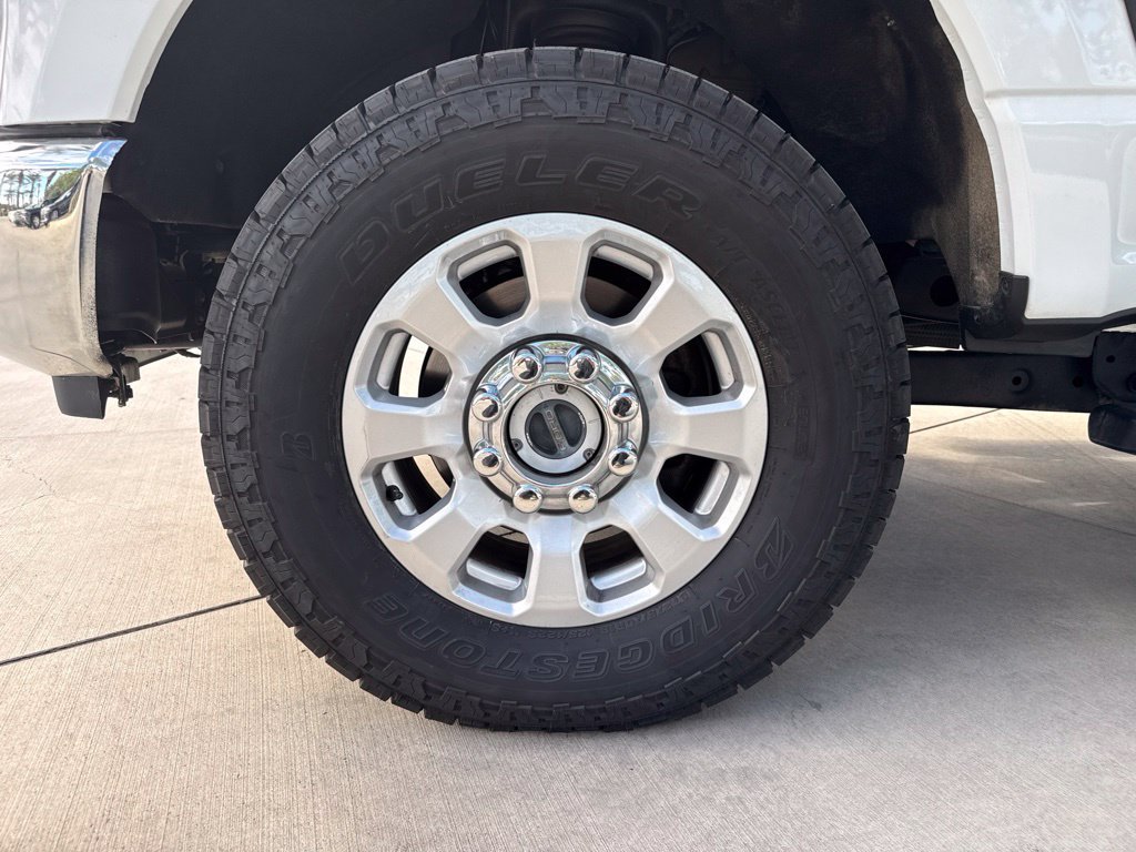 Used 2023 Ford F350 XLT AWD/4WD image 7