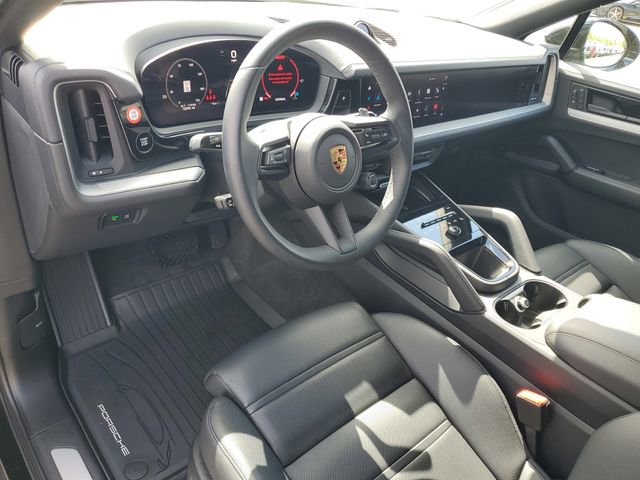 Used 2024 Porsche Cayenne Coupe image 6