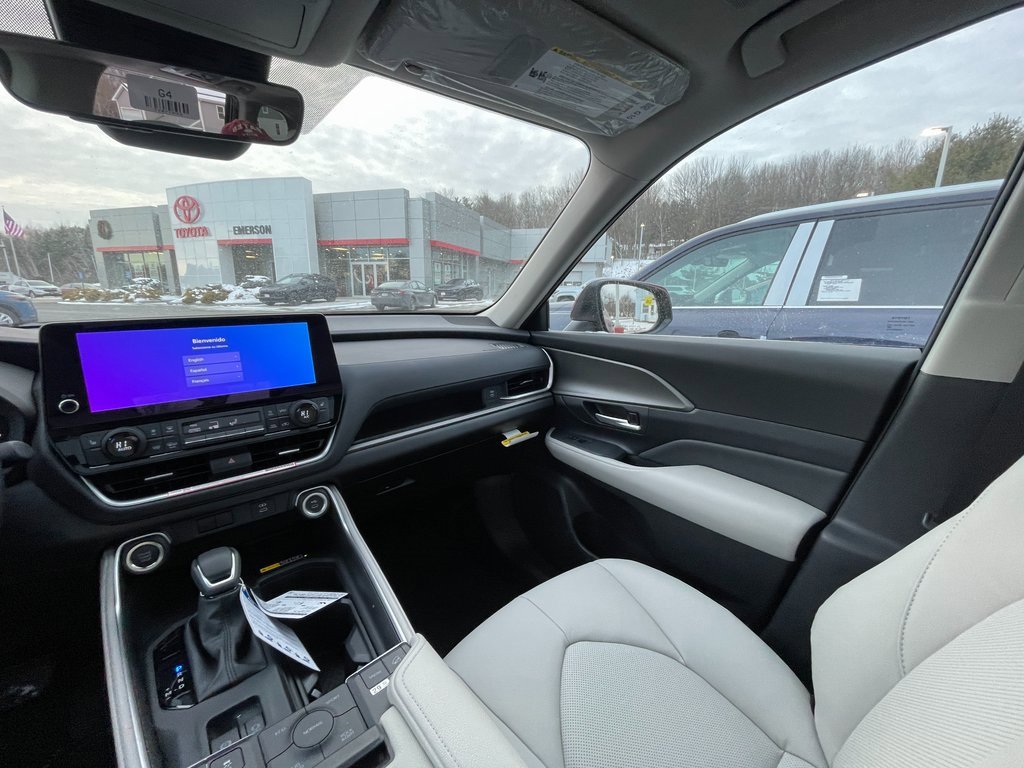 New 2026 Toyota Grand Highlander XLE image 10
