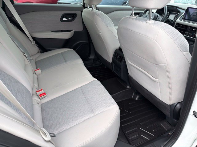 Used 2023 Nissan Rogue SV AWD/4WD image 28