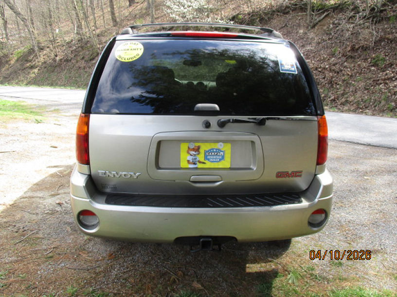 Used 2002 GMC Envoy SLE image 8