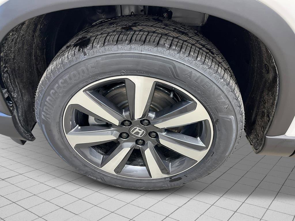 New 2025 Honda Pilot Touring image 11