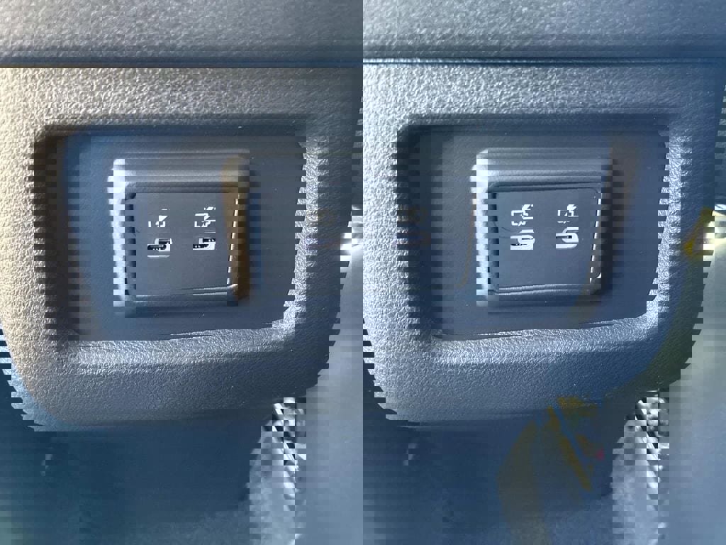 New 2026 Nissan Pathfinder SV image 9