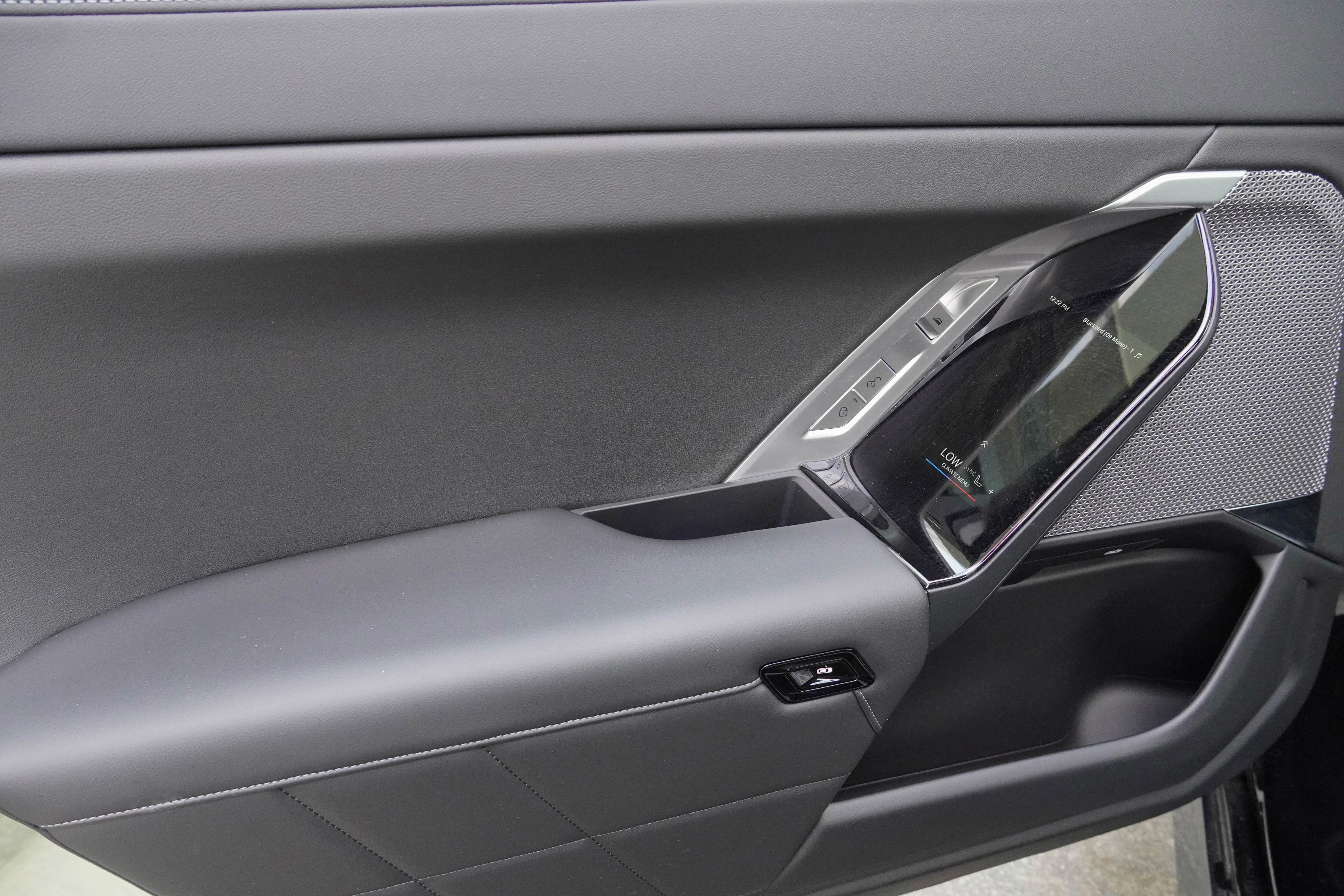 Certified 2023 BMW 740i RWD image 32