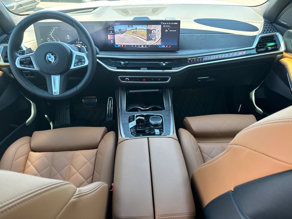 Used 2026 BMW X7 xDrive40i w/ M Sport Package AWD/4WD image 27