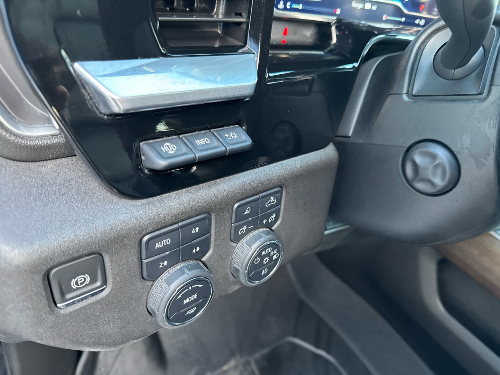 Used 2023 Chevrolet Silverado 1500 High Country w/ High Country Premium Package image 14