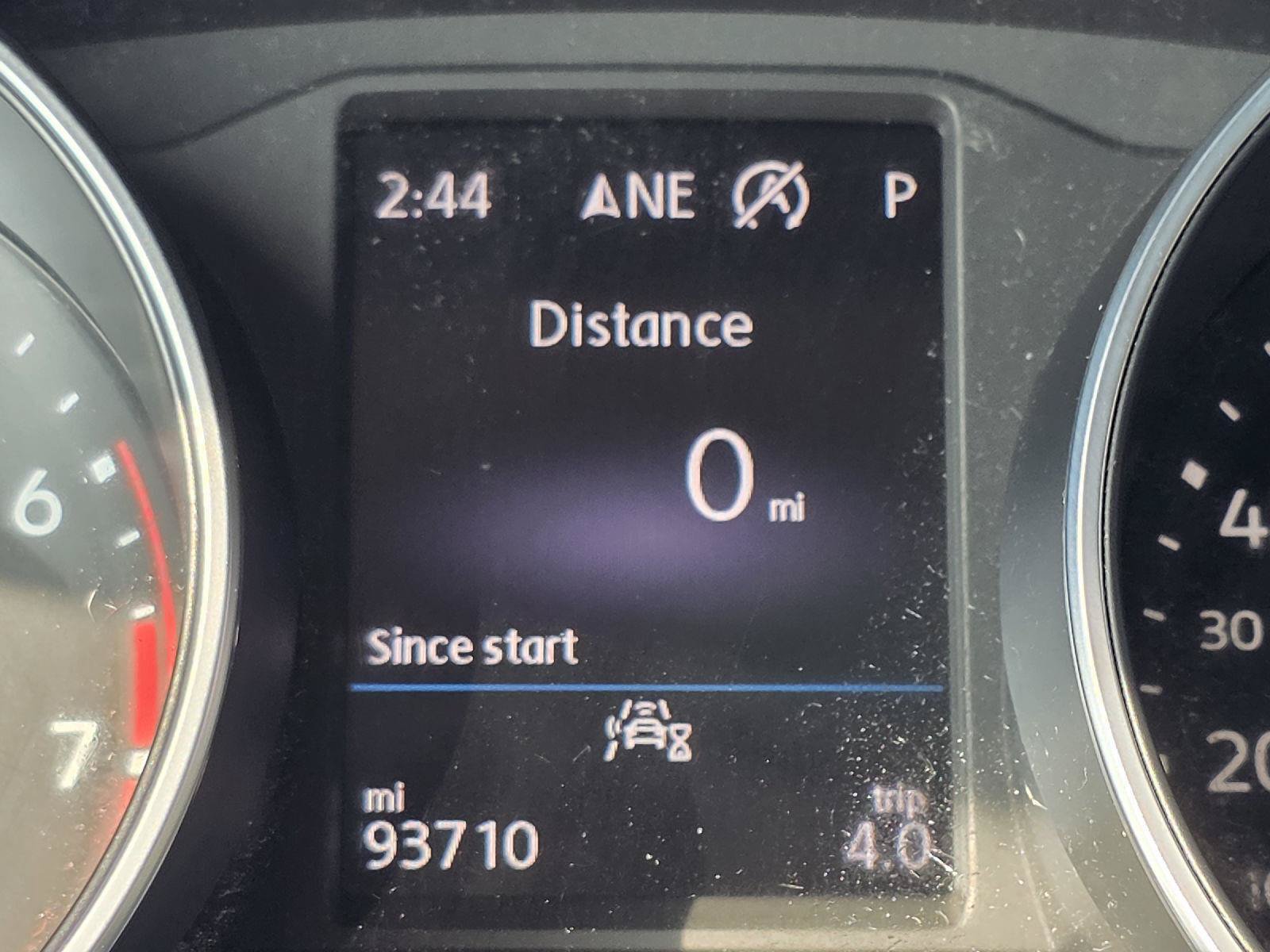Used 2021 Volkswagen Tiguan SEL AWD/4WD image 25