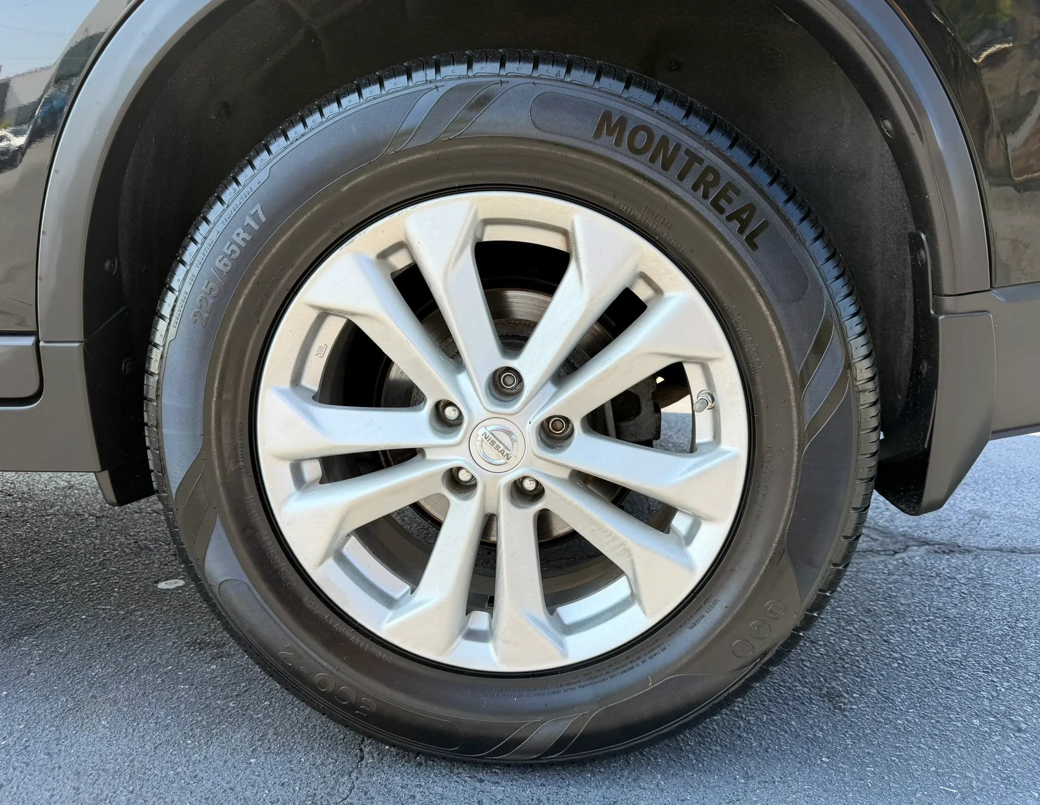 Used 2014 Nissan Rogue SV FWD image 26
