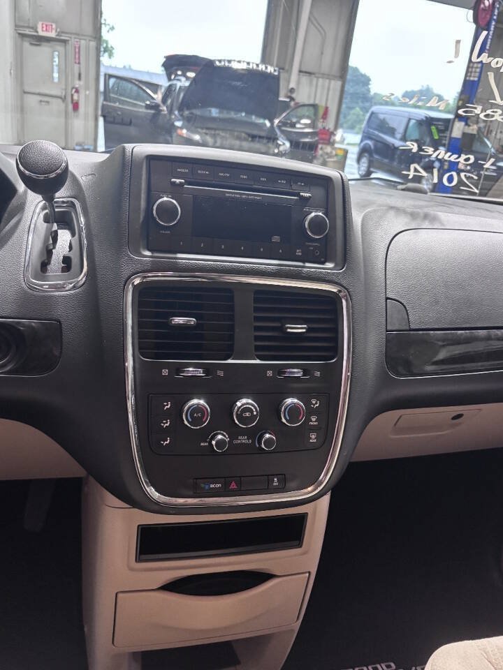 Used 2014 Dodge Grand Caravan SE w/ Quick Order Package 29E SE FWD image 6