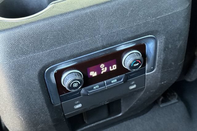 Used 2022 Chevrolet Suburban LT AWD/4WD image 44