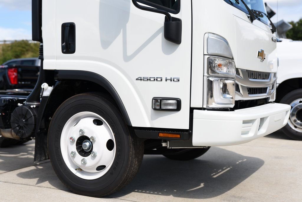New 2025 Chevrolet Low Cab Forward RWD image 10