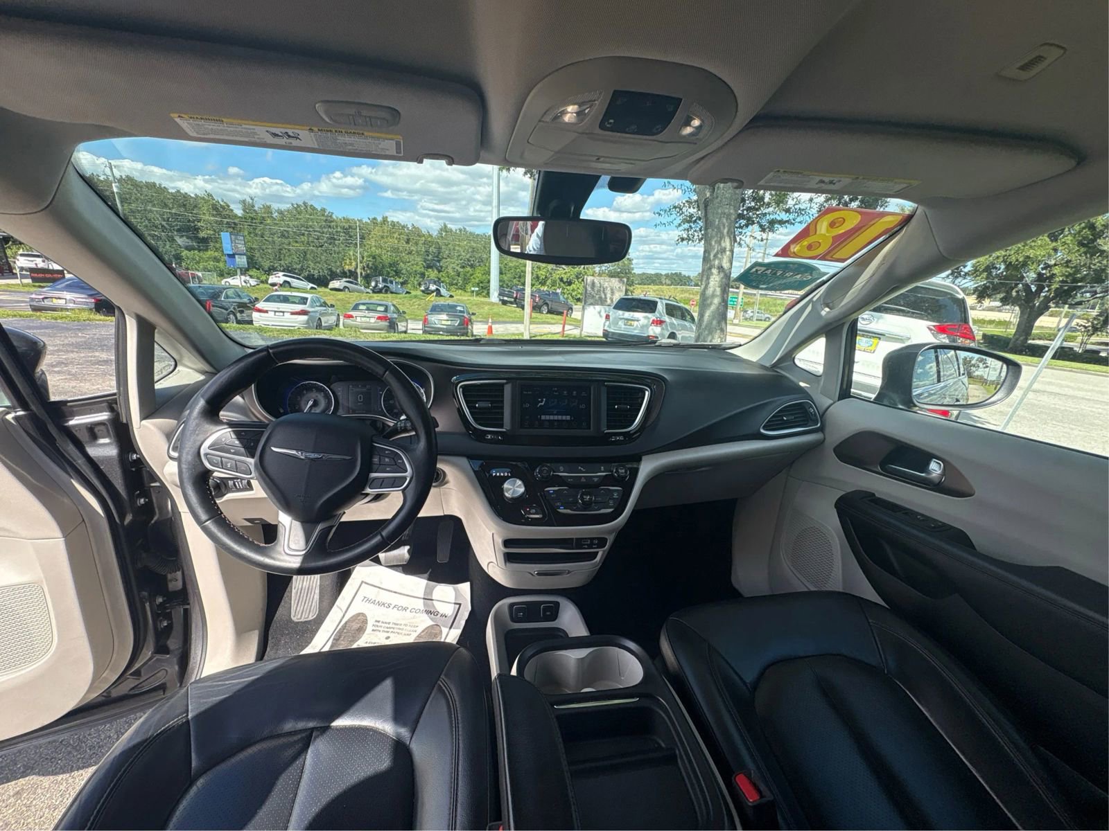 Used 2018 Chrysler Pacifica Touring-L image 21