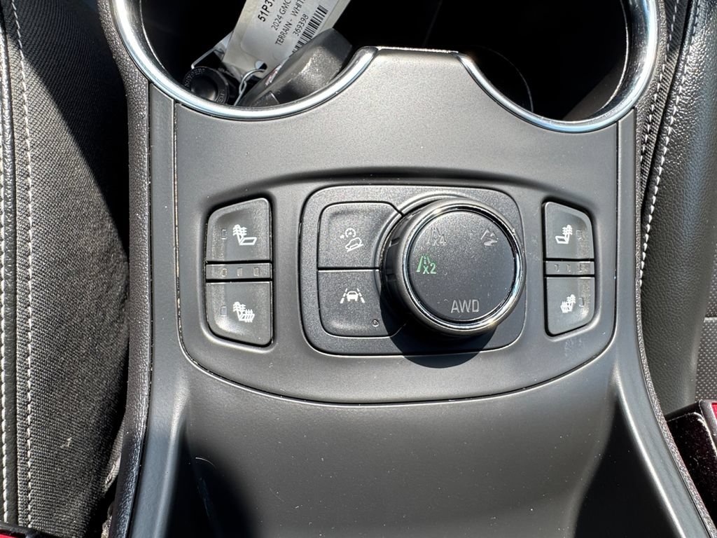 Used 2024 GMC Terrain SLT AWD/4WD image 27