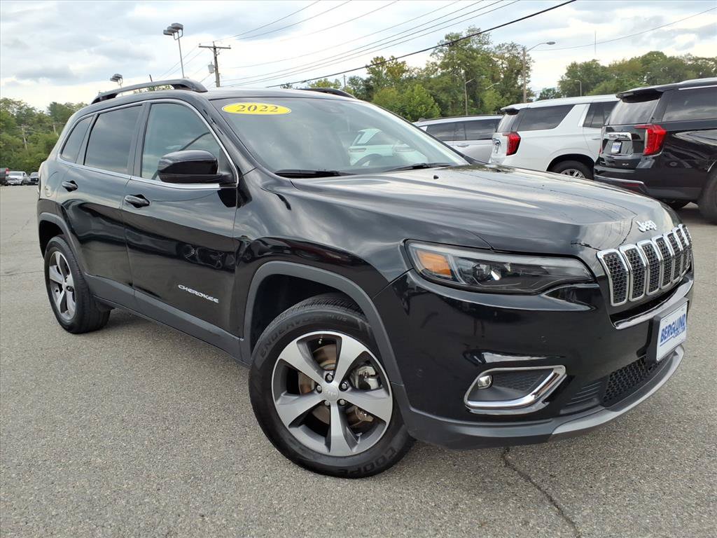 Used 2022 Jeep Cherokee Limited AWD/4WD image 2