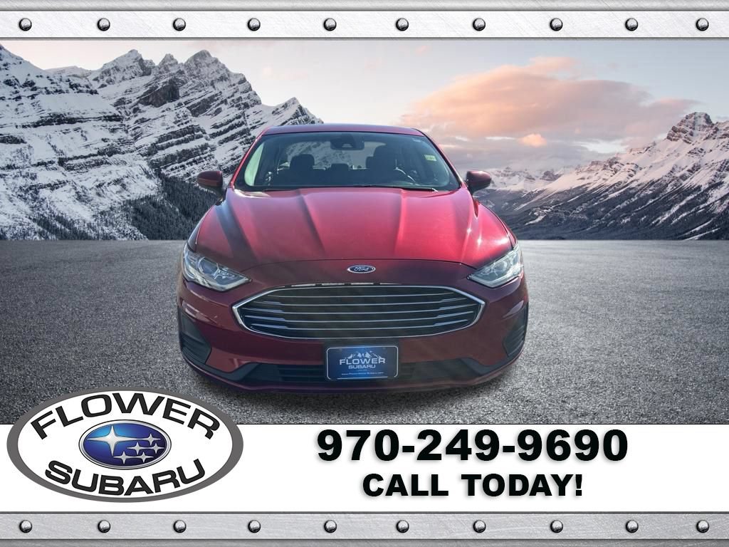 Used 2020 Ford Fusion SE FWD image 2