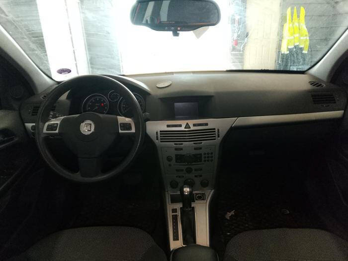 Used 2008 Saturn Astra XR w/ Advanced Audio Package FWD image 32