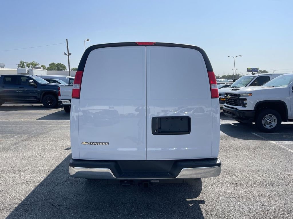 New 2025 Chevrolet Express 2500 w/ Driver Convenience Package RWD image 4