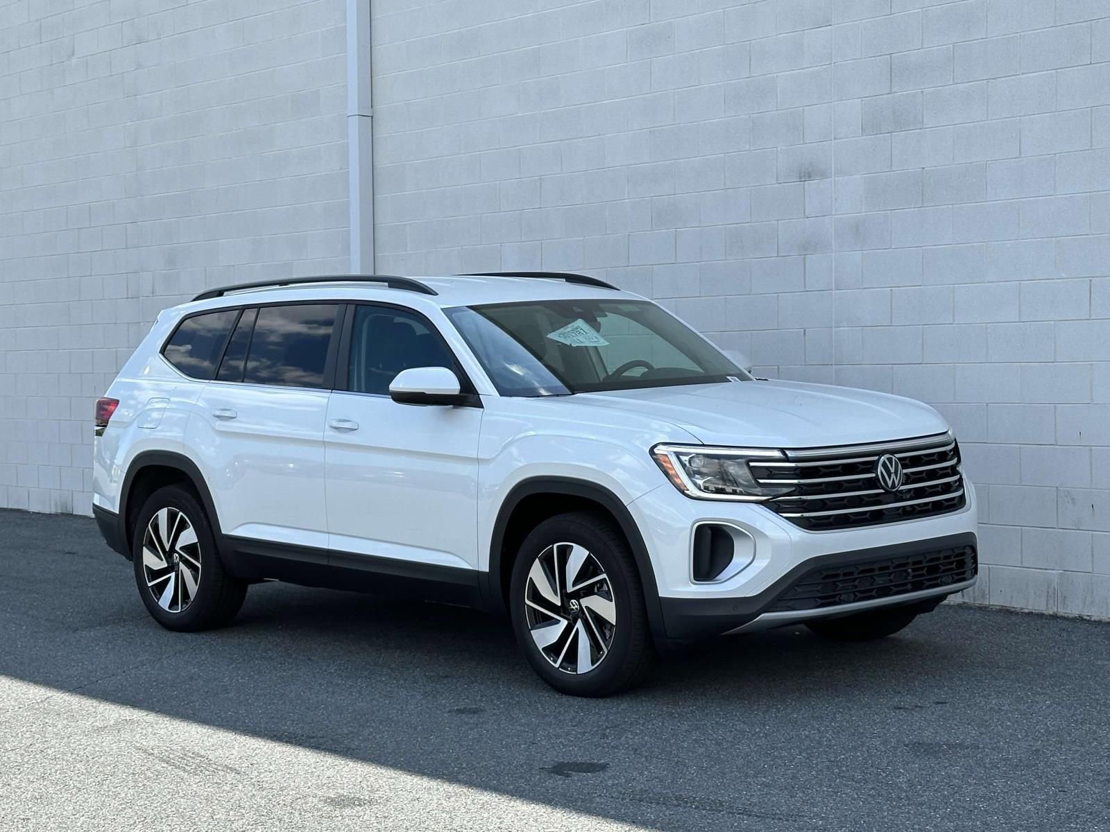 New 2026 Volkswagen Atlas SE image 7