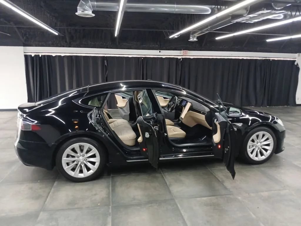 Used 2016 Tesla Model S 85D AWD/4WD image 29