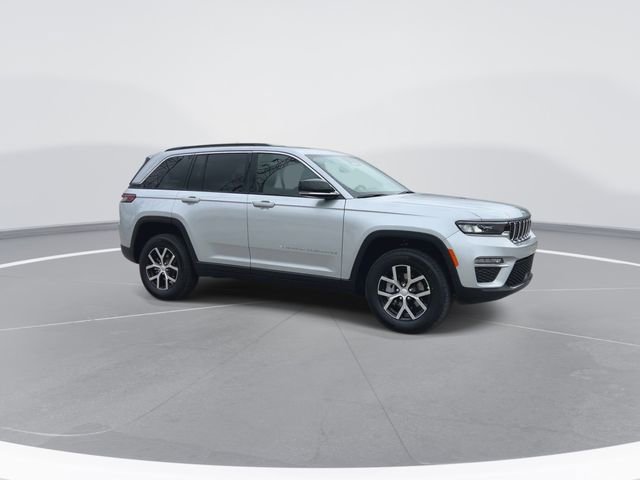 New 2024 Jeep Grand Cherokee Limited w/ Trailer Tow Package AWD/4WD image 2