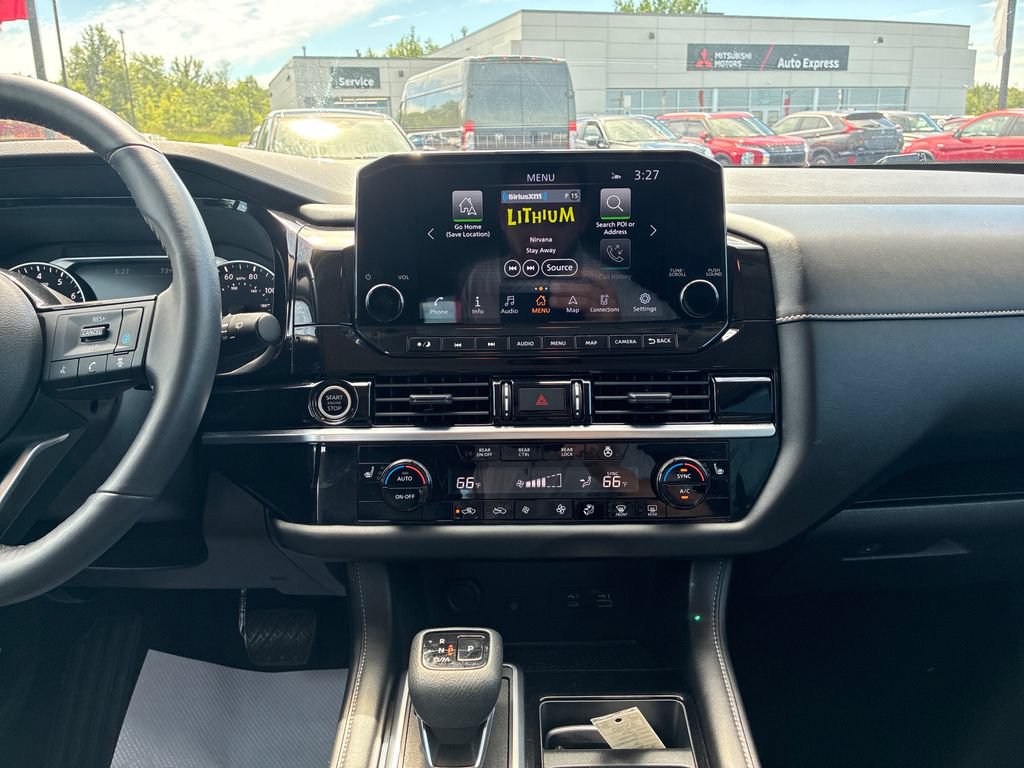 Used 2023 Nissan Pathfinder SL AWD/4WD image 26