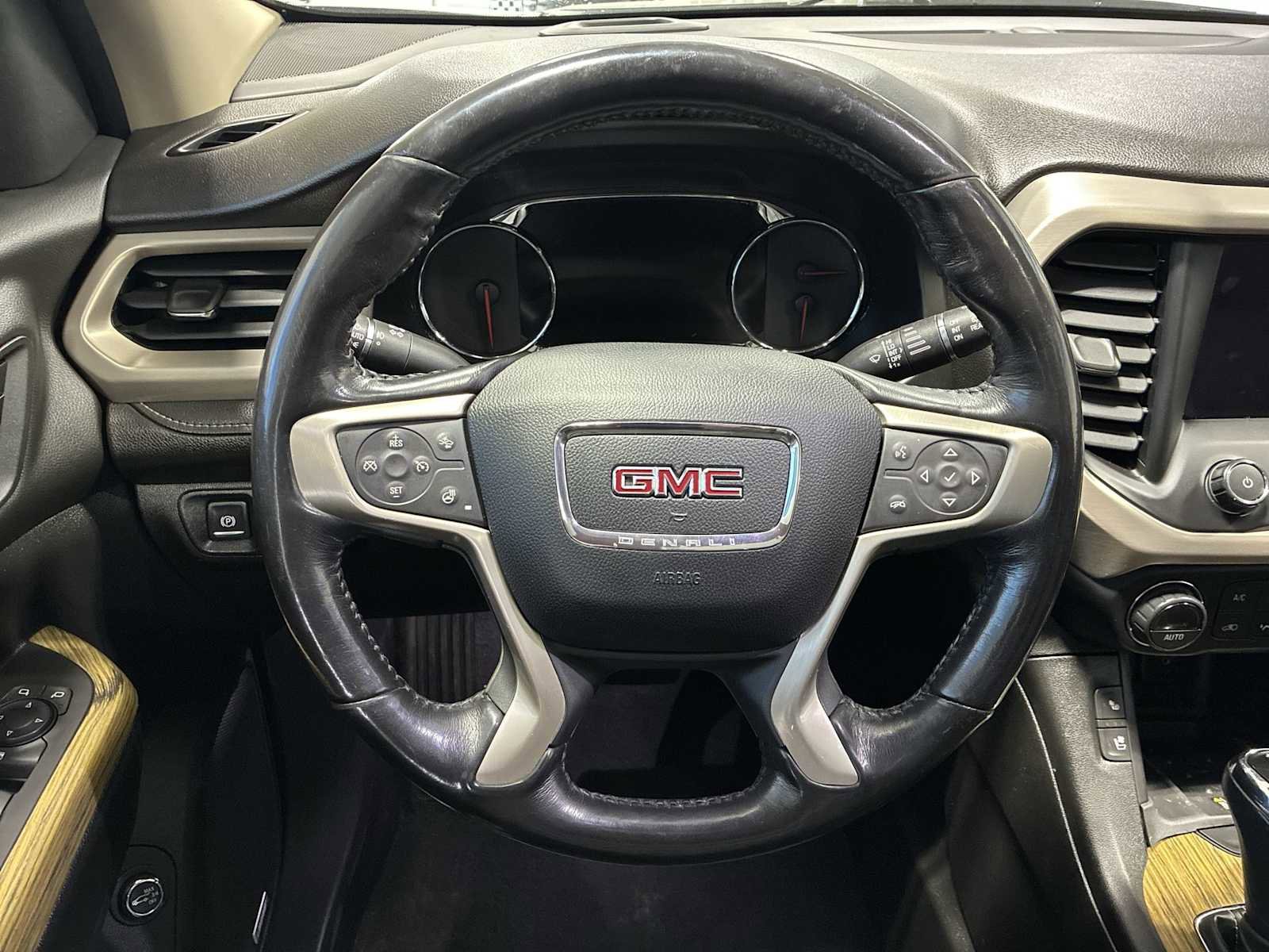 Used 2019 GMC Acadia Denali w/ Technology Package image 11