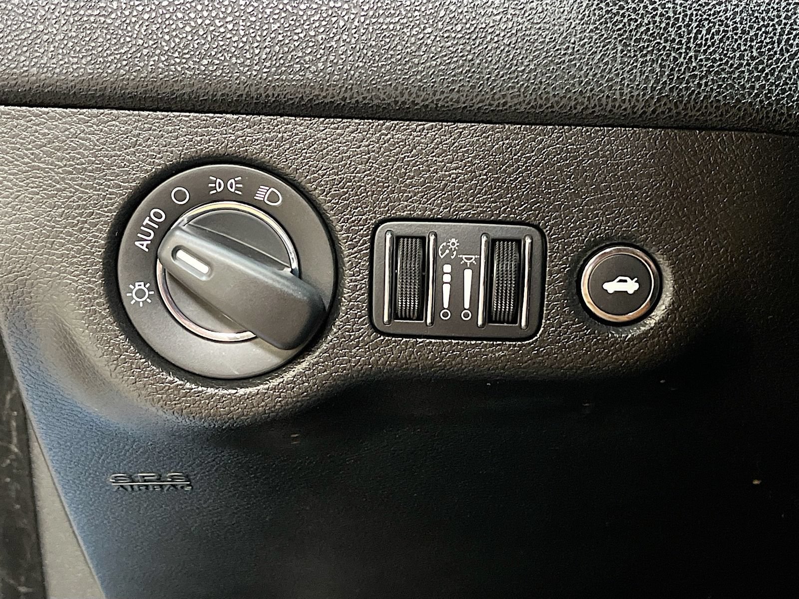 Used 2023 Chrysler 300 Touring RWD image 10