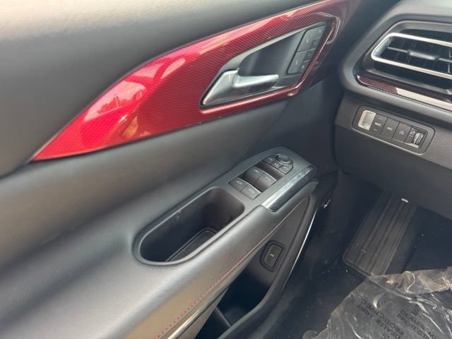 Certified 2024 Chevrolet Traverse RS AWD/4WD image 35