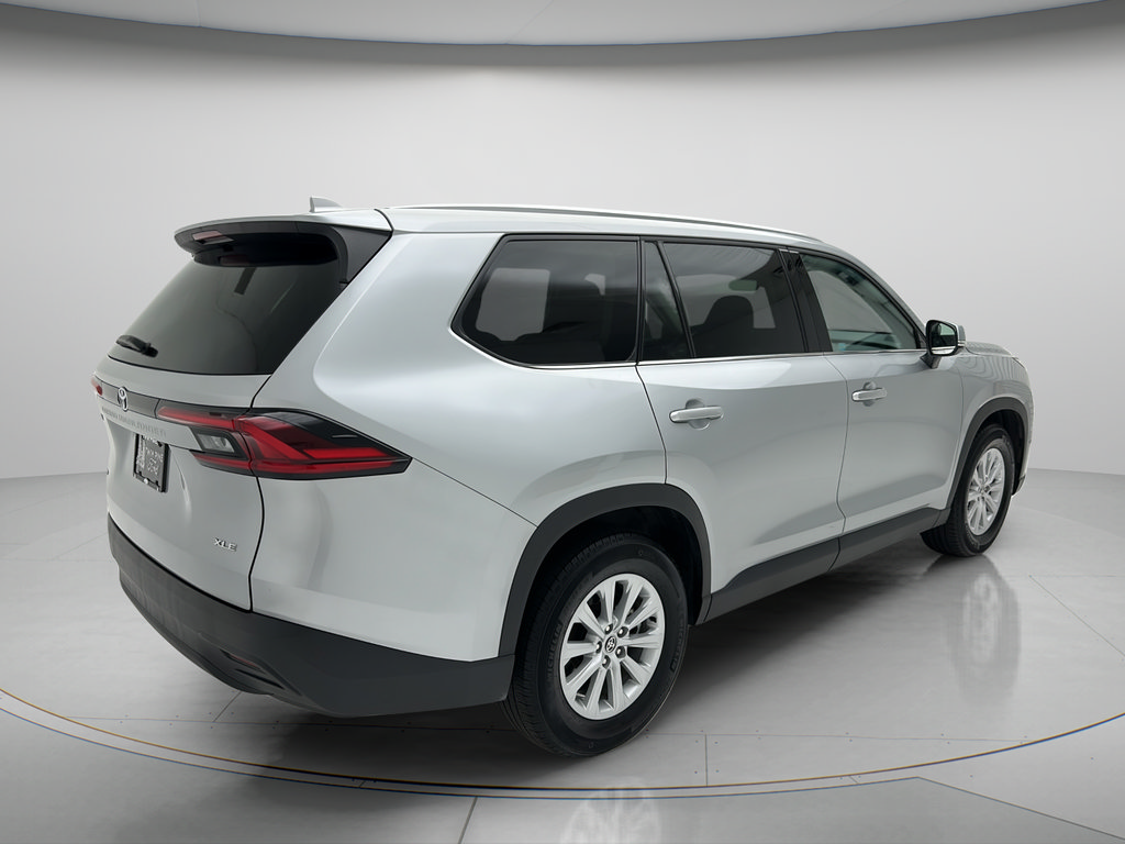 Used 2025 Toyota Grand Highlander AWD image 5