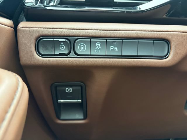 Used 2023 Acura MDX SH-AWD w/ Technology Package image 12