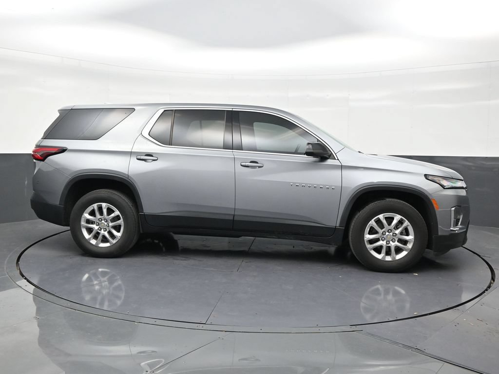 Used 2023 Chevrolet Traverse LS FWD image 6