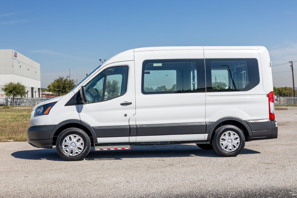Used 2018 Ford Transit 150 XL RWD image 4