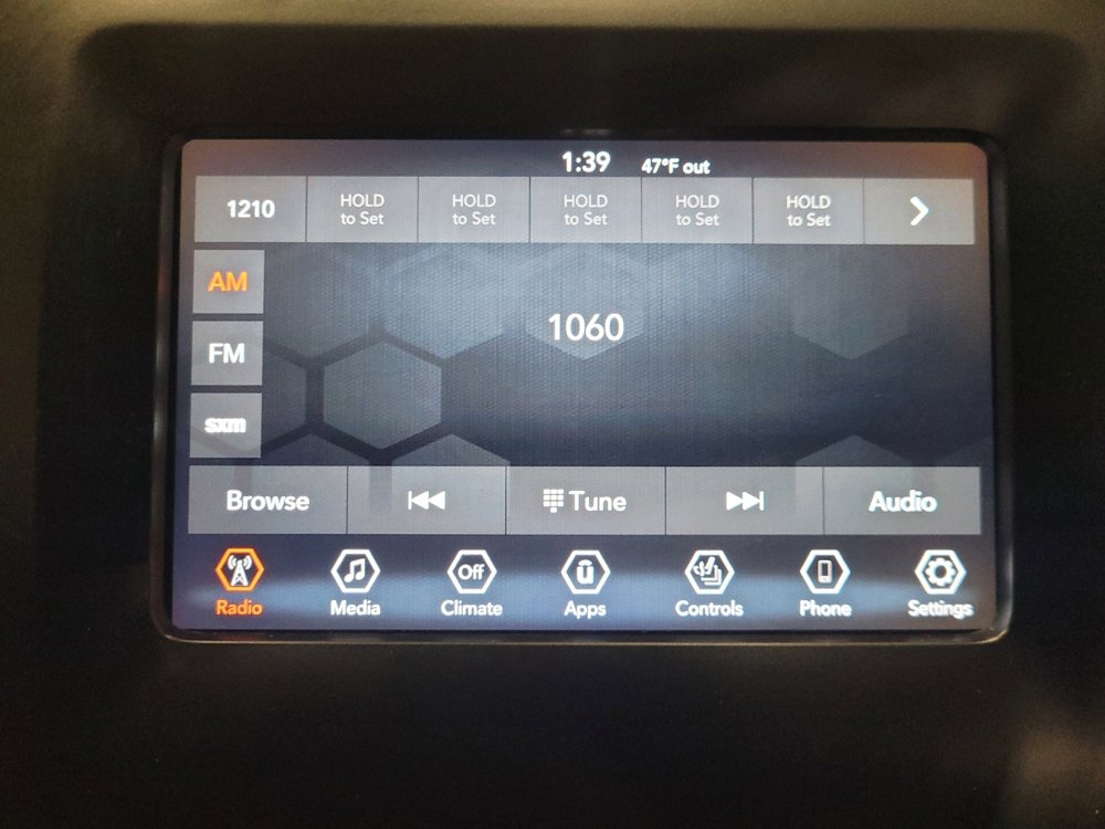 Used 2019 Jeep Cherokee Latitude Plus w/ Cold Weather Group image 25