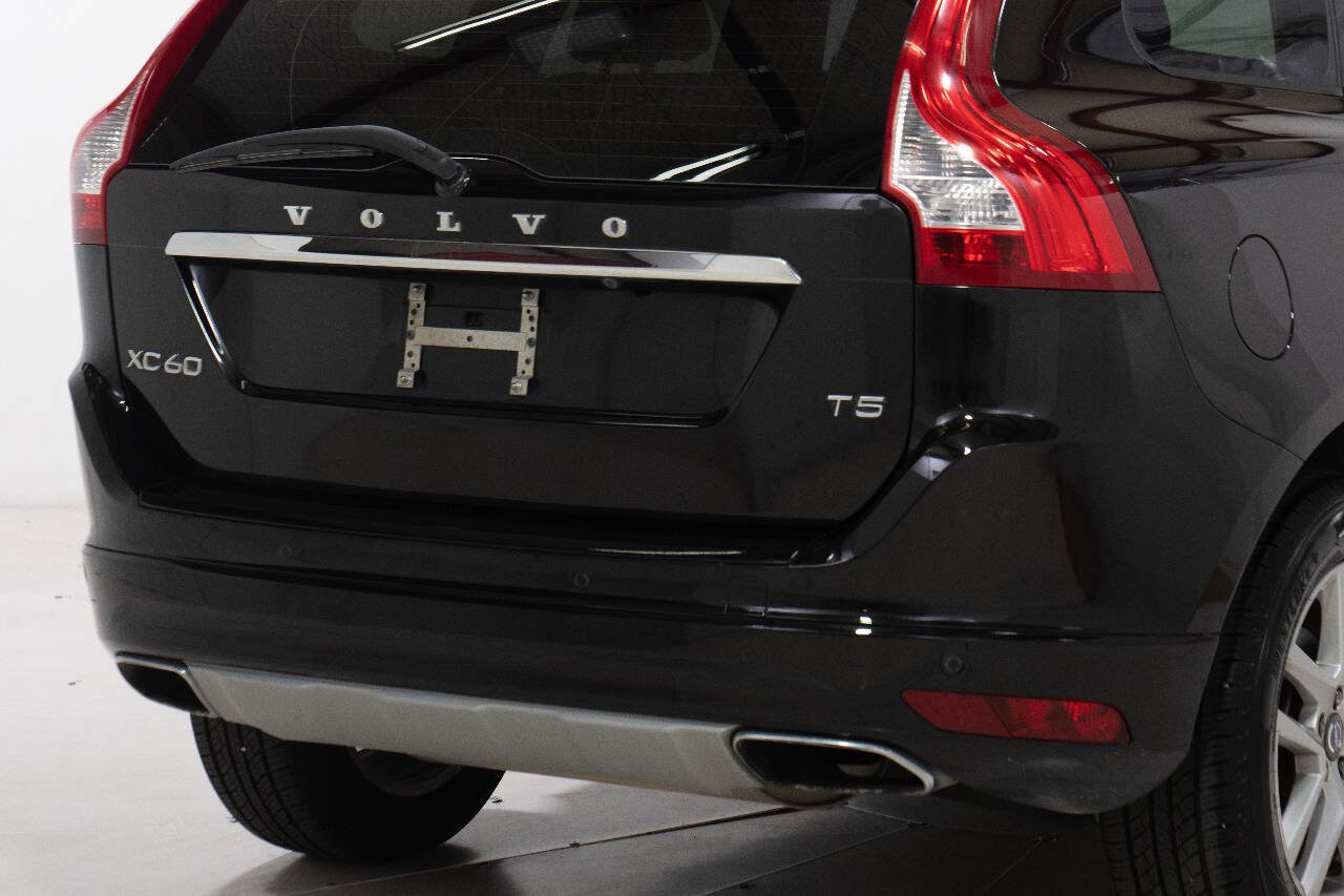 Used 2017 Volvo XC60 T5 w/ Tailgate Package image 13
