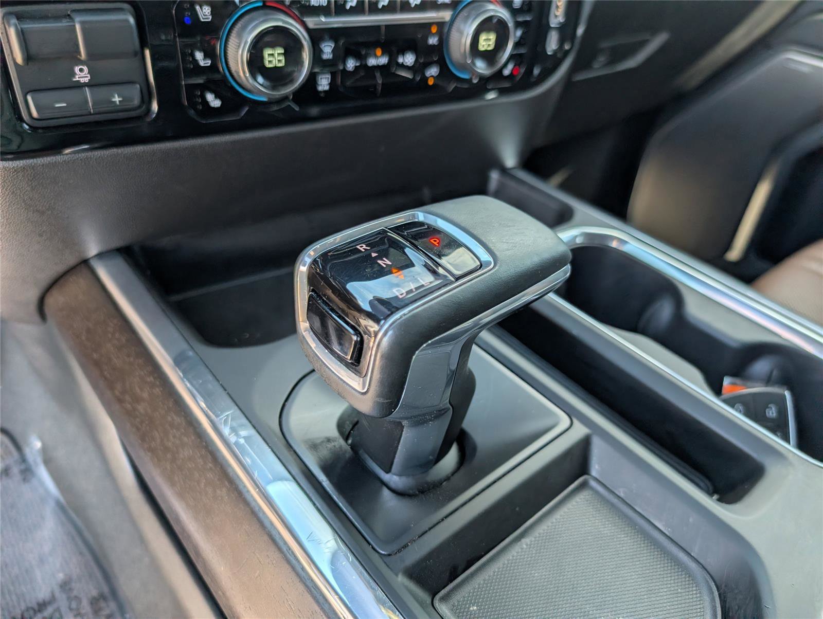 Used 2025 Chevrolet Silverado 1500 High Country w/ Technology Package AWD/4WD image 21