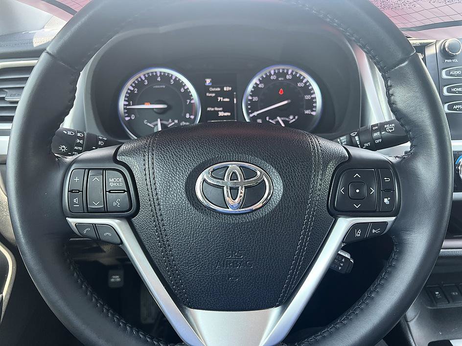 Used 2018 Toyota Highlander XLE FWD image 23