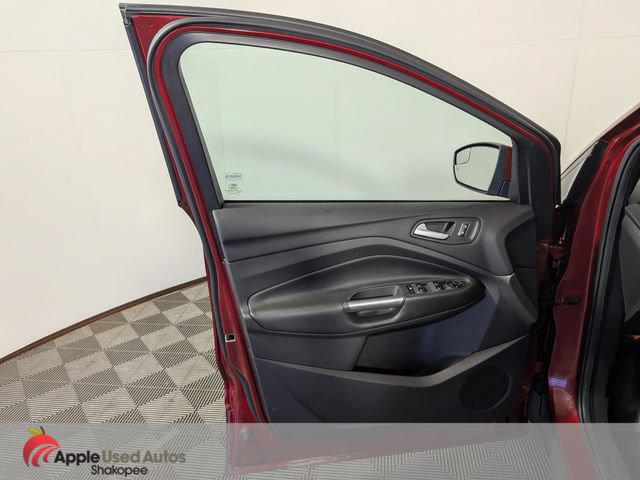 Used 2016 Ford Escape SE w/ SE Cold Weather Package AWD/4WD image 7