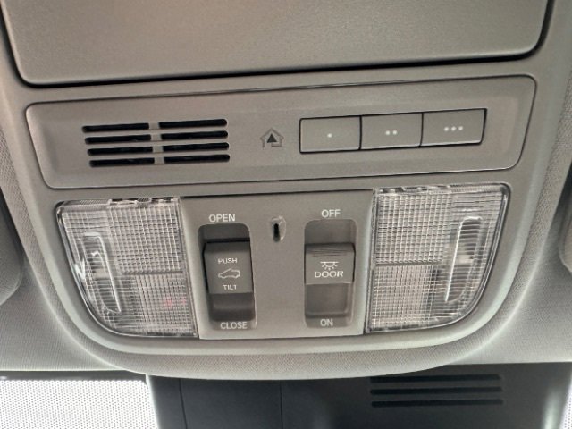 Used 2020 Honda CR-V Touring image 38