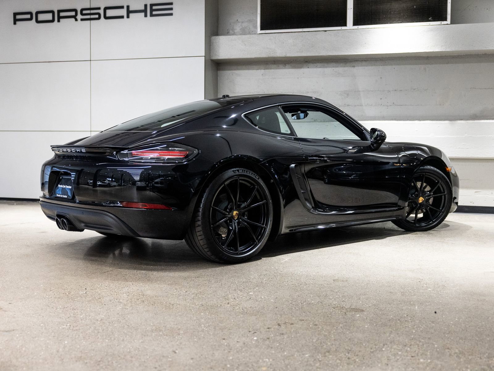 Certified 2025 Porsche 718 Cayman RWD image 8
