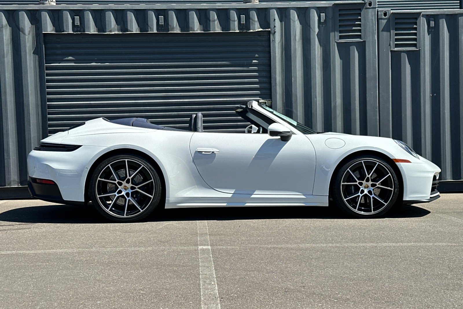 Certified 2025 Porsche 911 Carrera RWD image 9