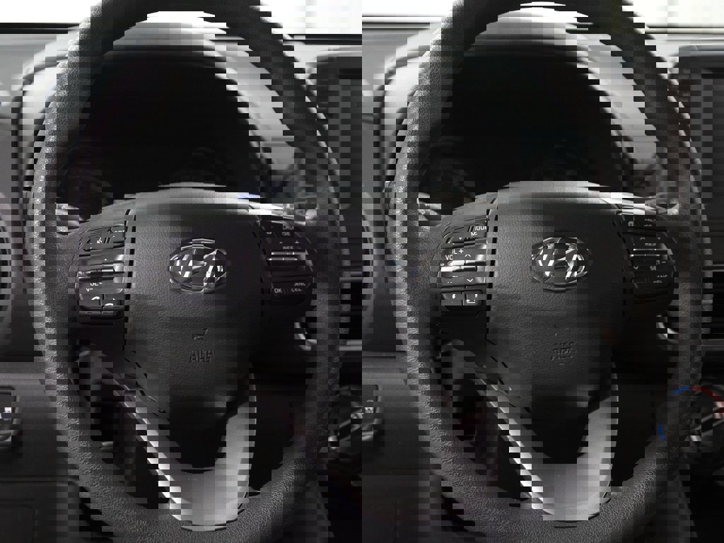 Certified 2021 Hyundai Kona SE image 7