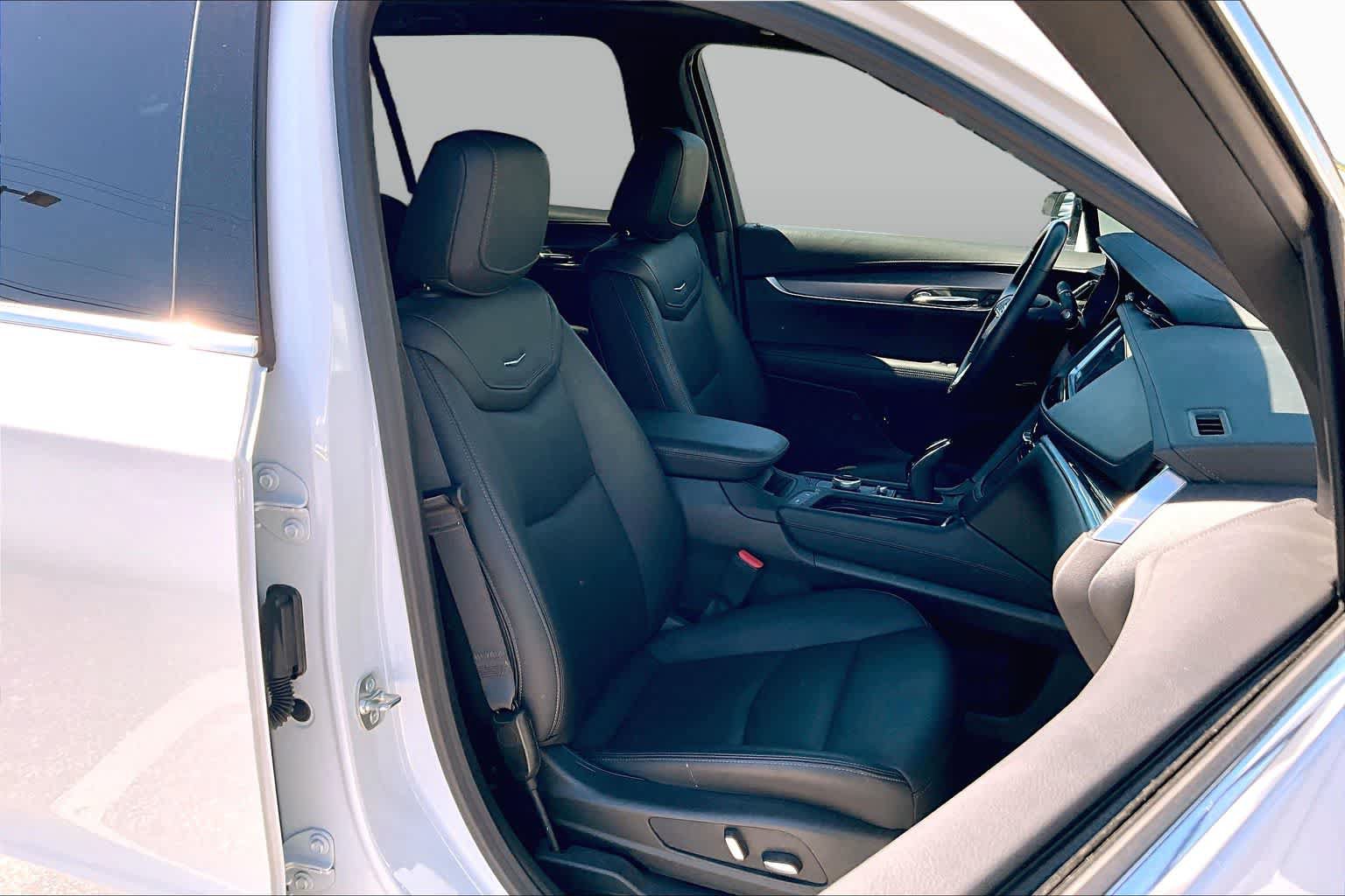 Used 2024 Cadillac XT6 Luxury FWD image 8