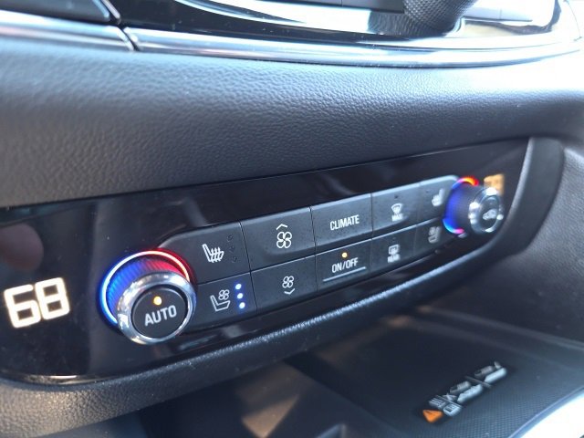 Used 2024 Buick Enclave Premium image 32