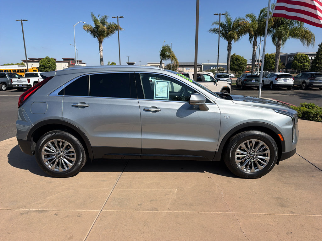Used 2025 Cadillac XT4 Premium Luxury FWD image 4