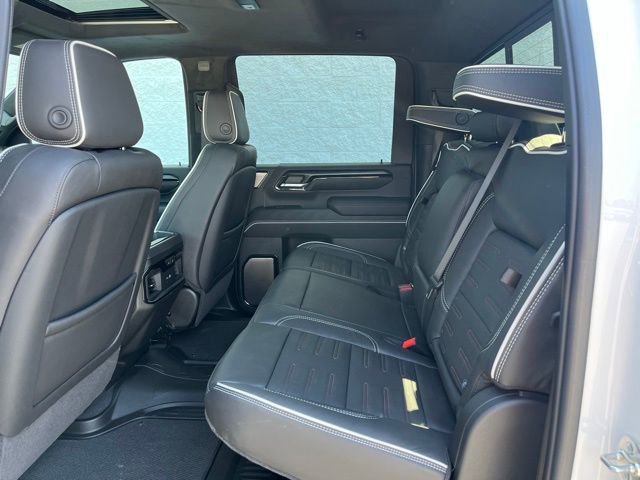 Used 2026 GMC Sierra 2500 AT4X image 5