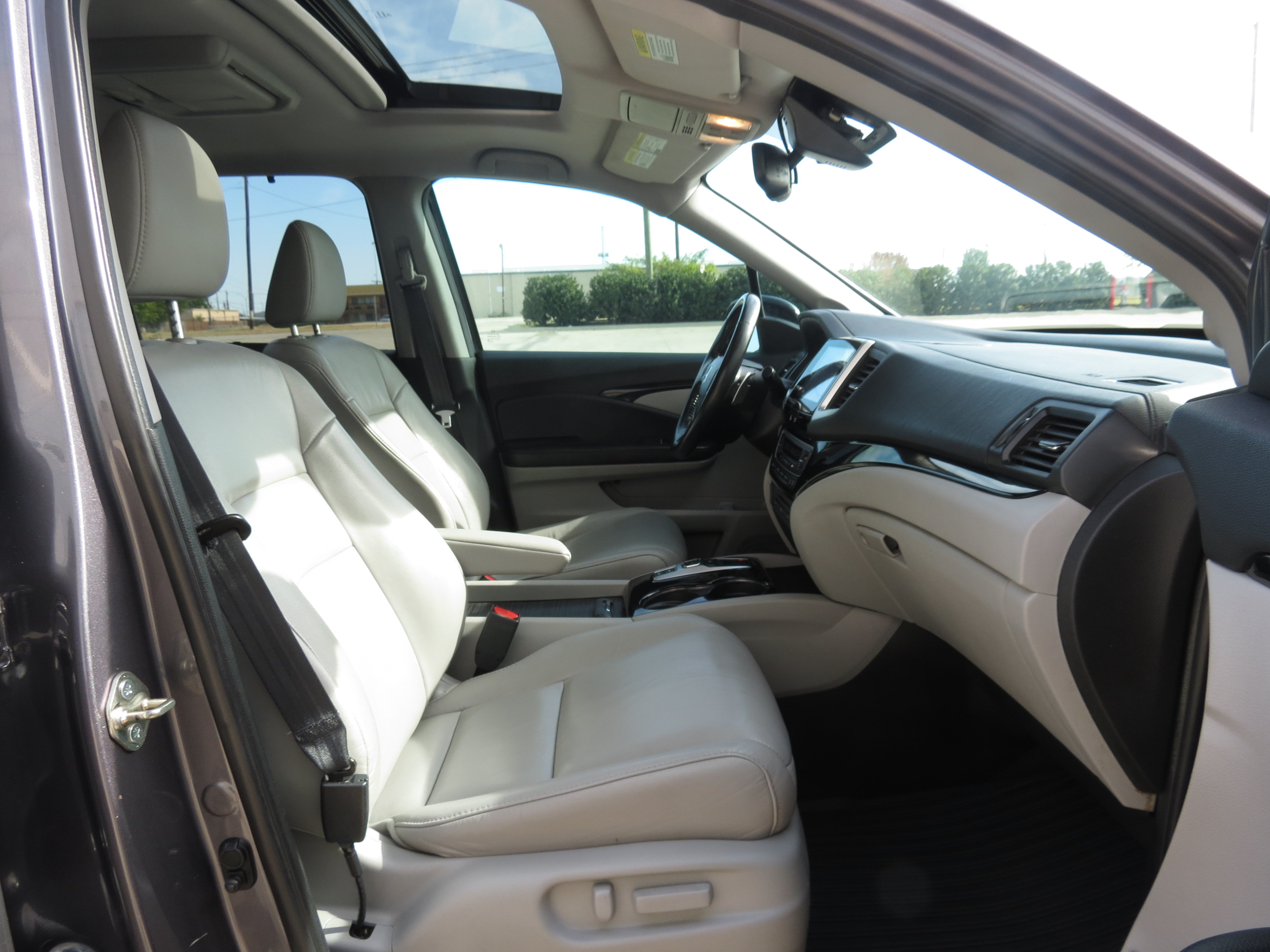 Used 2016 Honda Pilot Touring image 37