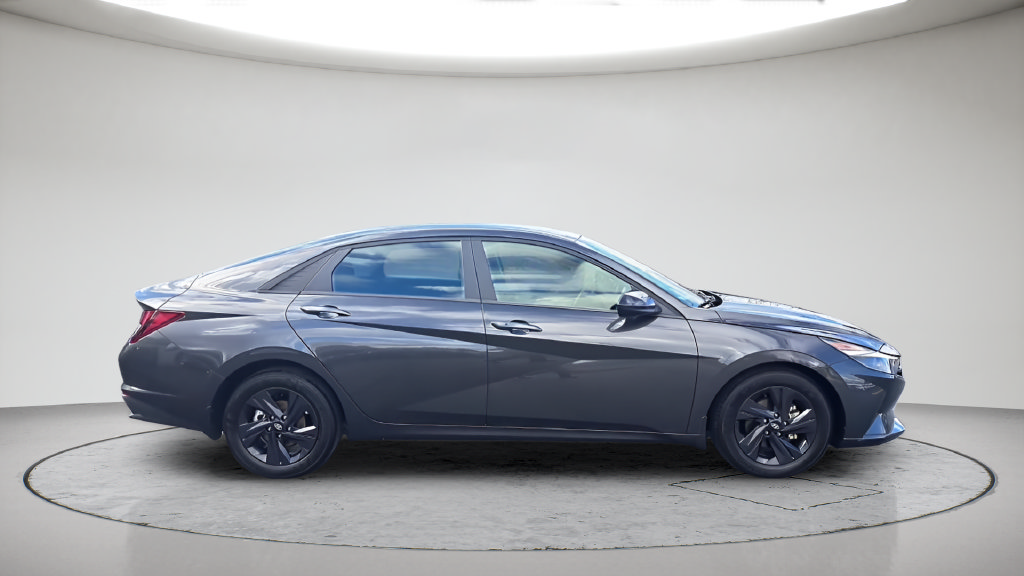 Used 2023 Hyundai Elantra SEL FWD image 6