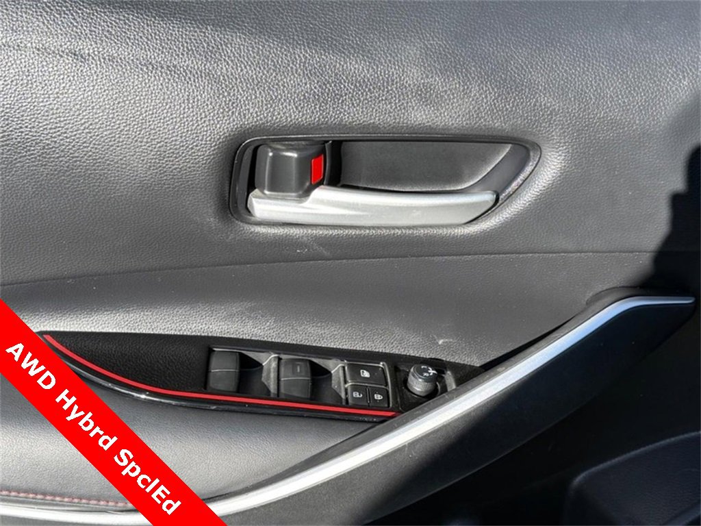 Used 2023 Toyota Corolla SE w/ SE Package image 21