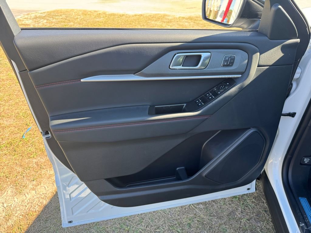New 2026 Ford Explorer ST-Line w/ ST-Line Street Pack image 24
