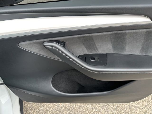 Used 2024 Tesla Model Y Long Range image 12